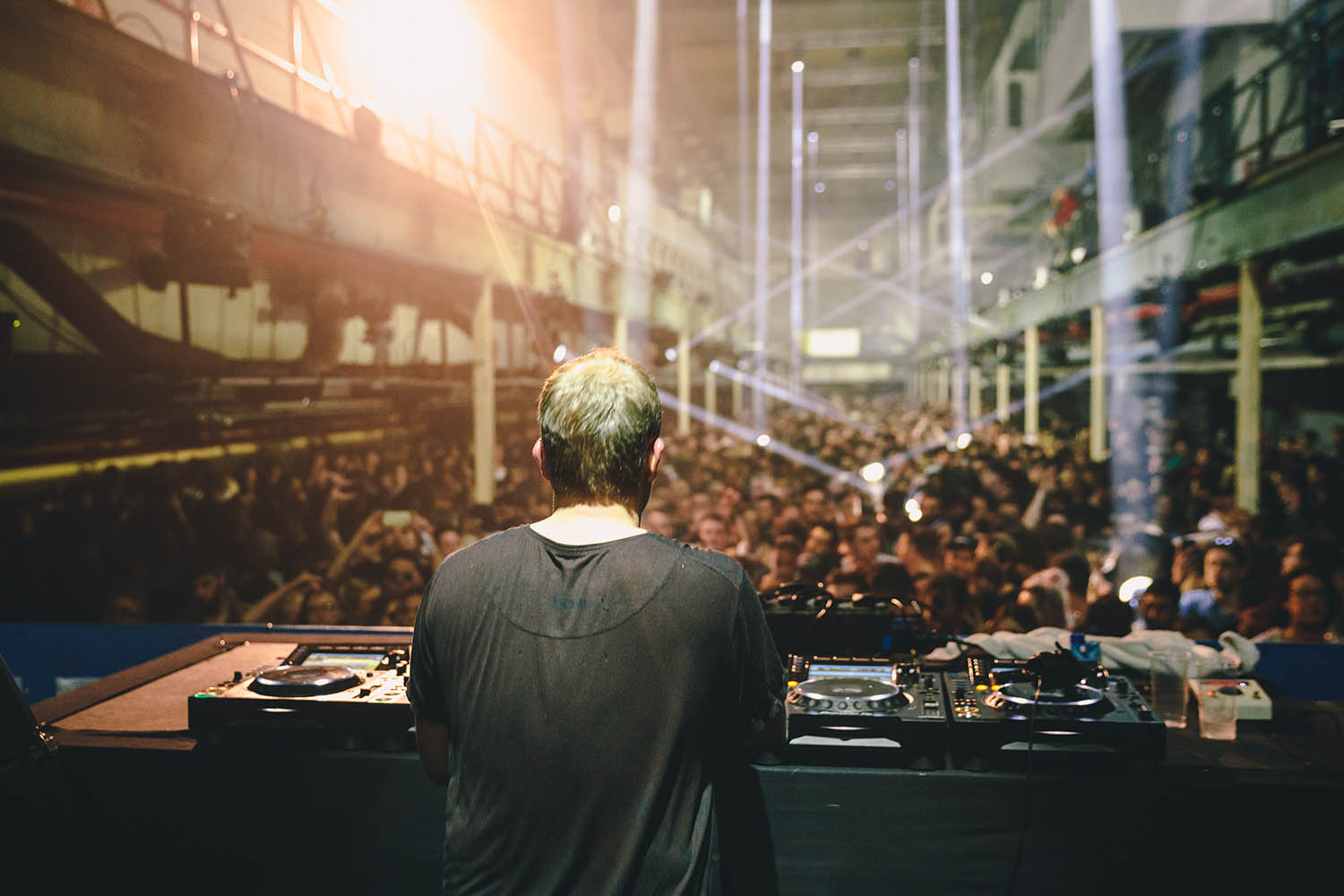 BEN KLOCK plays Sejon track at PHOTON, Printworks in London